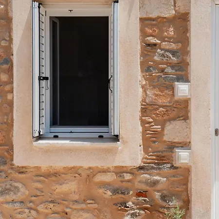 Oasis - Lower House Apartmán