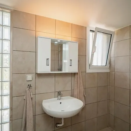 Oasis - Lower House Apartament Neápolis