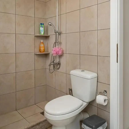 Oasis - Lower House Апартаменты